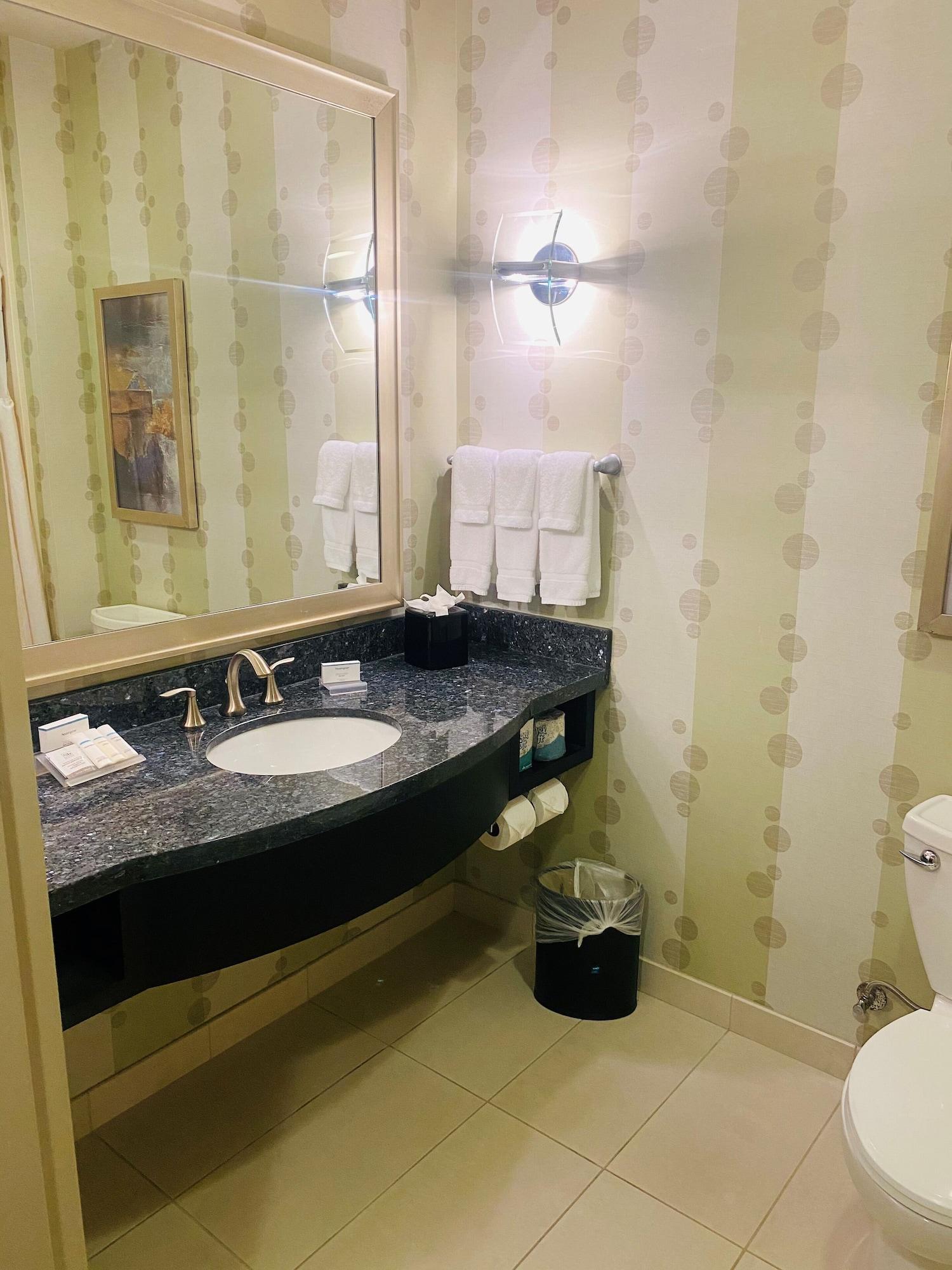 Hilton Garden Inn Ft Worth Alliance Airport Роаноук Екстериор снимка