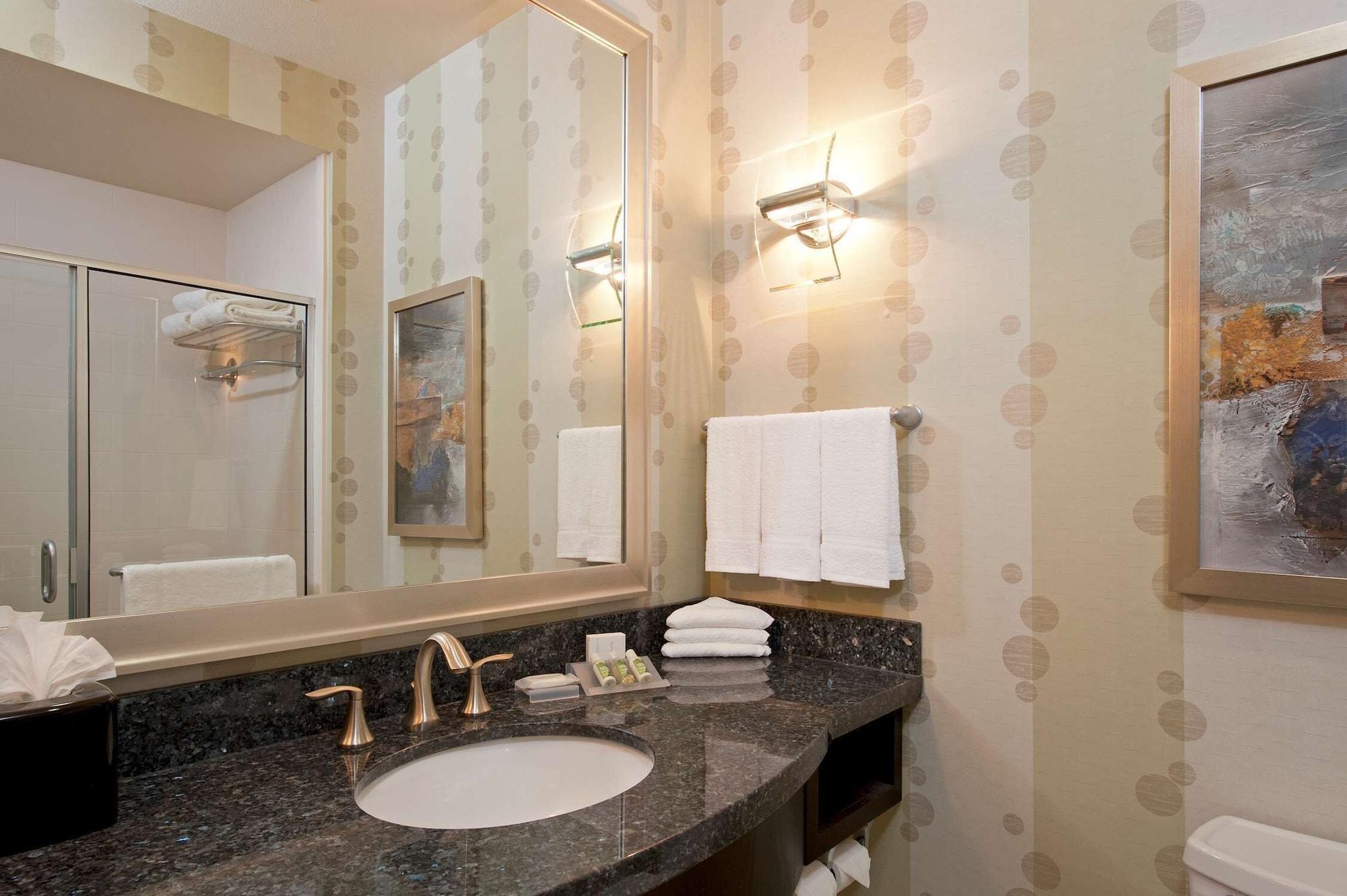 Hilton Garden Inn Ft Worth Alliance Airport Роаноук Екстериор снимка