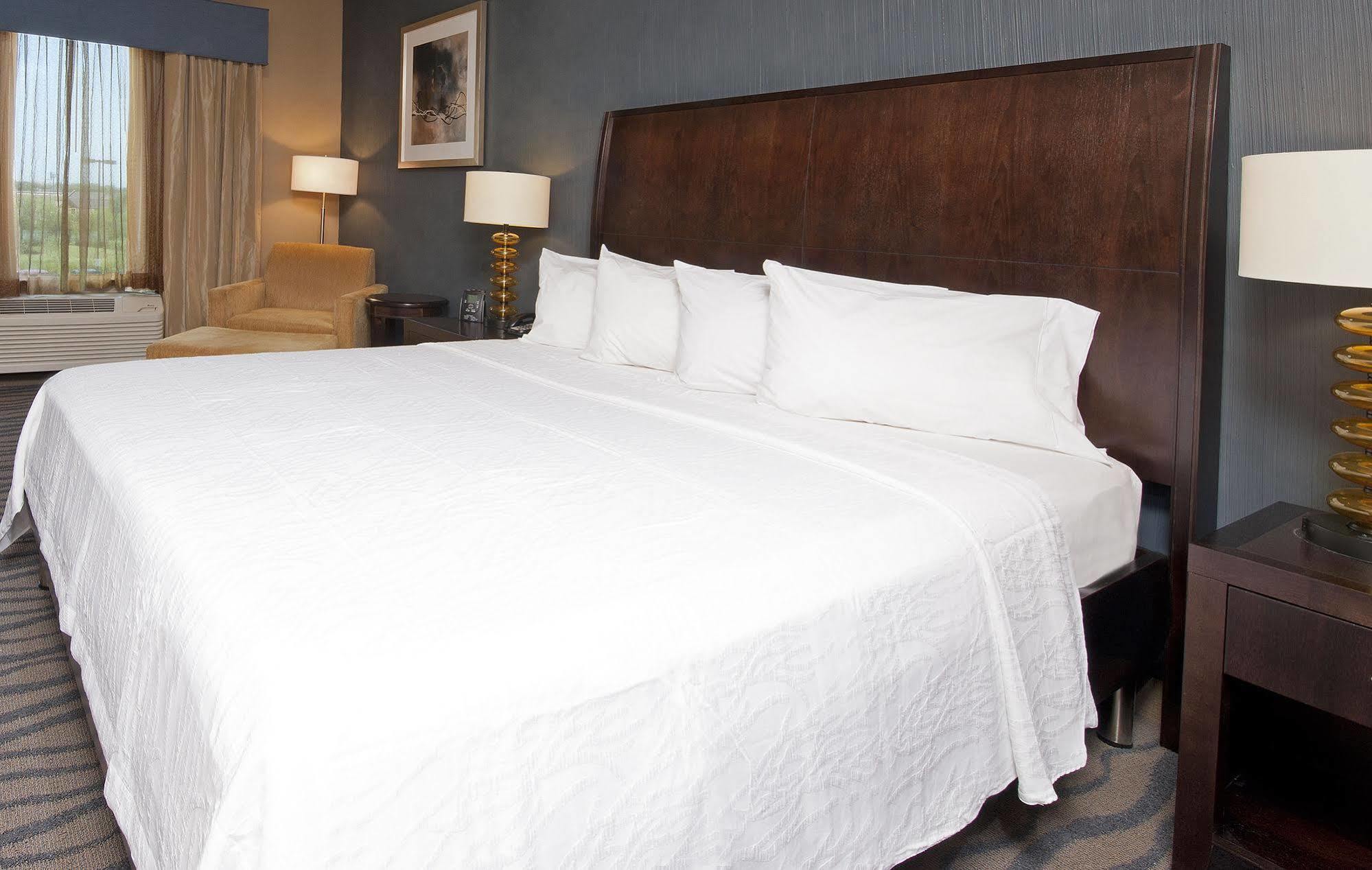 Hilton Garden Inn Ft Worth Alliance Airport Роаноук Екстериор снимка