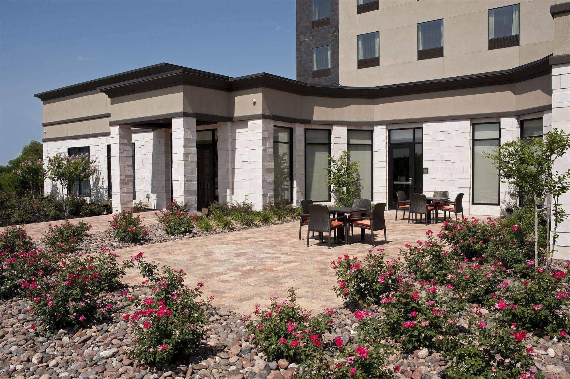 Hilton Garden Inn Ft Worth Alliance Airport Роаноук Екстериор снимка